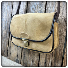 Cargar imagen en el visor de la galería, MESSANGER BAG Medium - PROMETHEUS Classic Line (Nabuk)