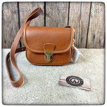 Load image into Gallery viewer, MESSANGER BAG Medium - PROMETHEUS Classic Line