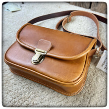 Load image into Gallery viewer, MESSANGER BAG Medium - PROMETHEUS Classic Line
