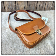 Load image into Gallery viewer, MESSANGER BAG Medium - PROMETHEUS Classic Line