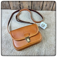 Load image into Gallery viewer, MESSANGER BAG Medium - PROMETHEUS Classic Line
