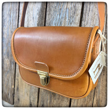 Load image into Gallery viewer, MESSANGER BAG Medium - PROMETHEUS Classic Line