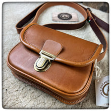Carica l'immagine nel visualizzatore di Gallery, MESSANGER BAG Small - PROMETHEUS Classic Line