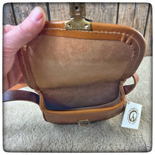 Carica l'immagine nel visualizzatore di Gallery, MESSANGER BAG Small - PROMETHEUS Classic Line