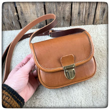 Carica l'immagine nel visualizzatore di Gallery, MESSANGER BAG Small - PROMETHEUS Classic Line