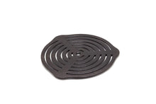 Laden Sie das Bild in den Galerie-Viewer, Petromax CAST-IRON TRIVET