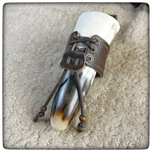 Cargar imagen en el visor de la galería, DRINKIG HORN Leather Holder Deluxe