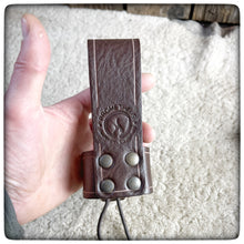Cargar imagen en el visor de la galería, DRINKIG HORN Leather Holder Deluxe