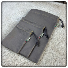 Carica l'immagine nel visualizzatore di Gallery, CLASSIC CANVAS Gear Bags Set of 3