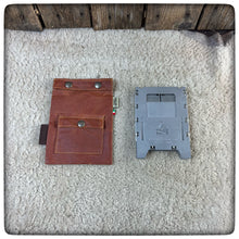 Cargar imagen en el visor de la galería, OILSKIN / WAXED Canvas Bushbox LF Pouch + Firekit