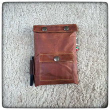 Cargar imagen en el visor de la galería, OILSKIN / WAXED Canvas Bushbox LF Pouch + Firekit