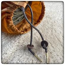 Carica l'immagine nel visualizzatore di Gallery, MEDIUM - OILSKIN / WAXED Canvas Bedroll Cover - ( Mod. Close End )