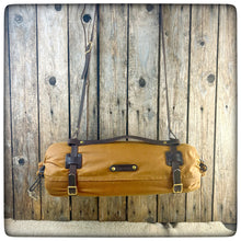 Carica l'immagine nel visualizzatore di Gallery, LARGE- OILSKIN / WAXED Canvas Bedroll Cover - ( Mod. Close End )