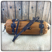 Carica l'immagine nel visualizzatore di Gallery, MEDIUM - OILSKIN / WAXED Canvas Bedroll Cover - ( Mod. Close End )