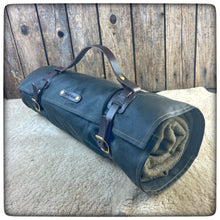 Carica l'immagine nel visualizzatore di Gallery, CLASSIC OILSKIN / WAXED Canvas Bedroll Cover ( Mod. Open End )