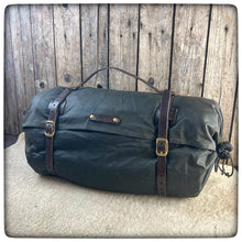 Carica l'immagine nel visualizzatore di Gallery, EXTRALARGE- OILSKIN / WAXED Canvas Bedroll Cover - ( Mod. Close End )