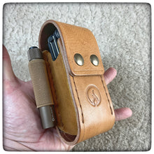 Carica l'immagine nel visualizzatore di Gallery, GERBER® CENTER DRIVE Multitool DeLuxe Leather Sheath (Pockets for Bits, Pen & Flashlight )