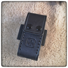 Carica l'immagine nel visualizzatore di Gallery, LEATHERMAN® RAPTOR Leather Sheath