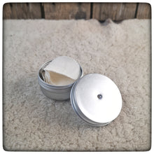 Carica l'immagine nel visualizzatore di Gallery, CHAR CLOTH TIN + 12 round cloth