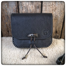 Carica l'immagine nel visualizzatore di Gallery, TRISMEGISTO BUSHCRAFT BAG