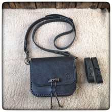 Carica l'immagine nel visualizzatore di Gallery, TRISMEGISTO BUSHCRAFT BAG