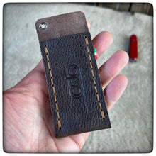 Carica l'immagine nel visualizzatore di Gallery, Victorinox® EDC Pocket Sheat, 2 - 3 Layers + Lanyard (Size M - 91mm)