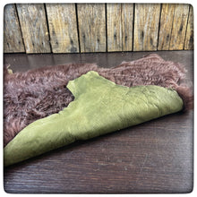 Carica l'immagine nel visualizzatore di Gallery, GENUINE SHEEPSKIN HIDE (Brown)