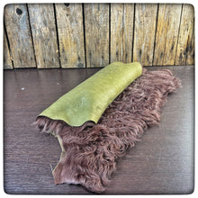 Carica l'immagine nel visualizzatore di Gallery, GENUINE SHEEPSKIN HIDE (Brown)