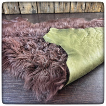 Carica l'immagine nel visualizzatore di Gallery, GENUINE SHEEPSKIN HIDE (Brown)