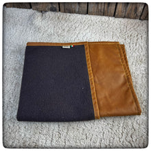 Carica l'immagine nel visualizzatore di Gallery, OILSKIN + BOILED WOOL - All Purpose Mat