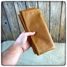 Carica l'immagine nel visualizzatore di Gallery, OILSKIN + BOILED WOOL - All Purpose Mat