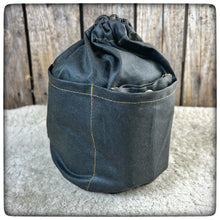 Carica l'immagine nel visualizzatore di Gallery, 12cm OILSKIN / WAXED CANVAS Bag for Zebra Billy Pot 12cm + SPICE KIT