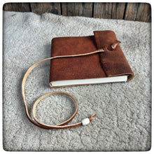 Carica l'immagine nel visualizzatore di Gallery, BUSHCRAFT LEATHER SKETCHBOOK - LIMITED EDITION