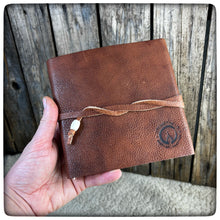 Carica l'immagine nel visualizzatore di Gallery, BUSHCRAFT LEATHER SKETCHBOOK - LIMITED EDITION