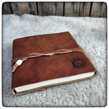 Carica l'immagine nel visualizzatore di Gallery, BUSHCRAFT LEATHER SKETCHBOOK - LIMITED EDITION