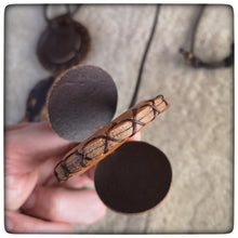 Load image into Gallery viewer, MAGNIFYING GLASS LENS Pendant