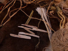 Laden Sie das Bild in den Galerie-Viewer, CORSO DI PRIMITIVE BUSHCRAFT