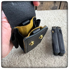 Cargar imagen en el visor de la galería, NEW LEATHERMAN Wave Alpha Obsidian - LIMITED EDITION Leather Sheath (Pockets for bits Elastic bands for Pen &amp; Flashlight )