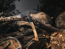 Laden Sie das Bild in den Galerie-Viewer, Fiskars NORDEN CHOPPING AXE N10 Size S