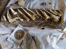 Laden Sie das Bild in den Galerie-Viewer, CORSO DI PRIMITIVE BUSHCRAFT