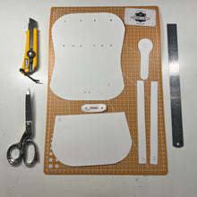 Cargar imagen en el visor de la galería, CORSO DI LAVORAZIONE DEL CUOIO : LA BORSA DA CINTURA DEL VIANDANTE