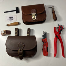 Cargar imagen en el visor de la galería, CORSO DI LAVORAZIONE DEL CUOIO : LA BORSA DA CINTURA DEL VIANDANTE