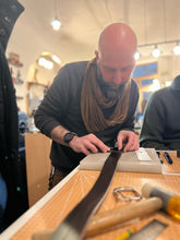 Cargar imagen en el visor de la galería, CORSO DI LAVORAZIONE DEL CUOIO : LA CINTURA