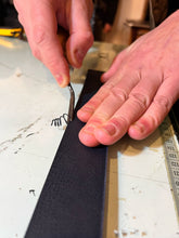 Cargar imagen en el visor de la galería, CORSO DI LAVORAZIONE DEL CUOIO : LA CINTURA