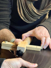 Cargar imagen en el visor de la galería, CORSO DI LAVORAZIONE DEL CUOIO : LA CINTURA