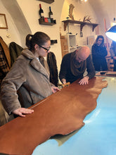 Cargar imagen en el visor de la galería, CORSO DI LAVORAZIONE DEL CUOIO : LA CINTURA