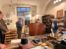 Cargar imagen en el visor de la galería, CORSO DI LAVORAZIONE DEL CUOIO : LA CINTURA