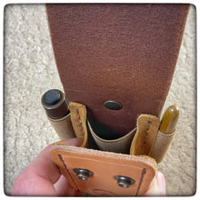 Charger l&#39;image dans la galerie, GERBER® CENTER DRIVE Multitool DeLuxe Leather Sheath (Pockets for Bits, Pen &amp; Flashlight )