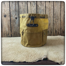 Load image into Gallery viewer, OILSKIN / WAXED CANVAS Pot Bag DeLuxe - Round # 21cm / 8 inches - with pockets