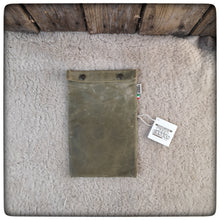 Cargar imagen en el visor de la galería, Oilskin /Waxed Canvas Utility Bag